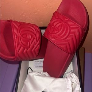 Red gucci slides
